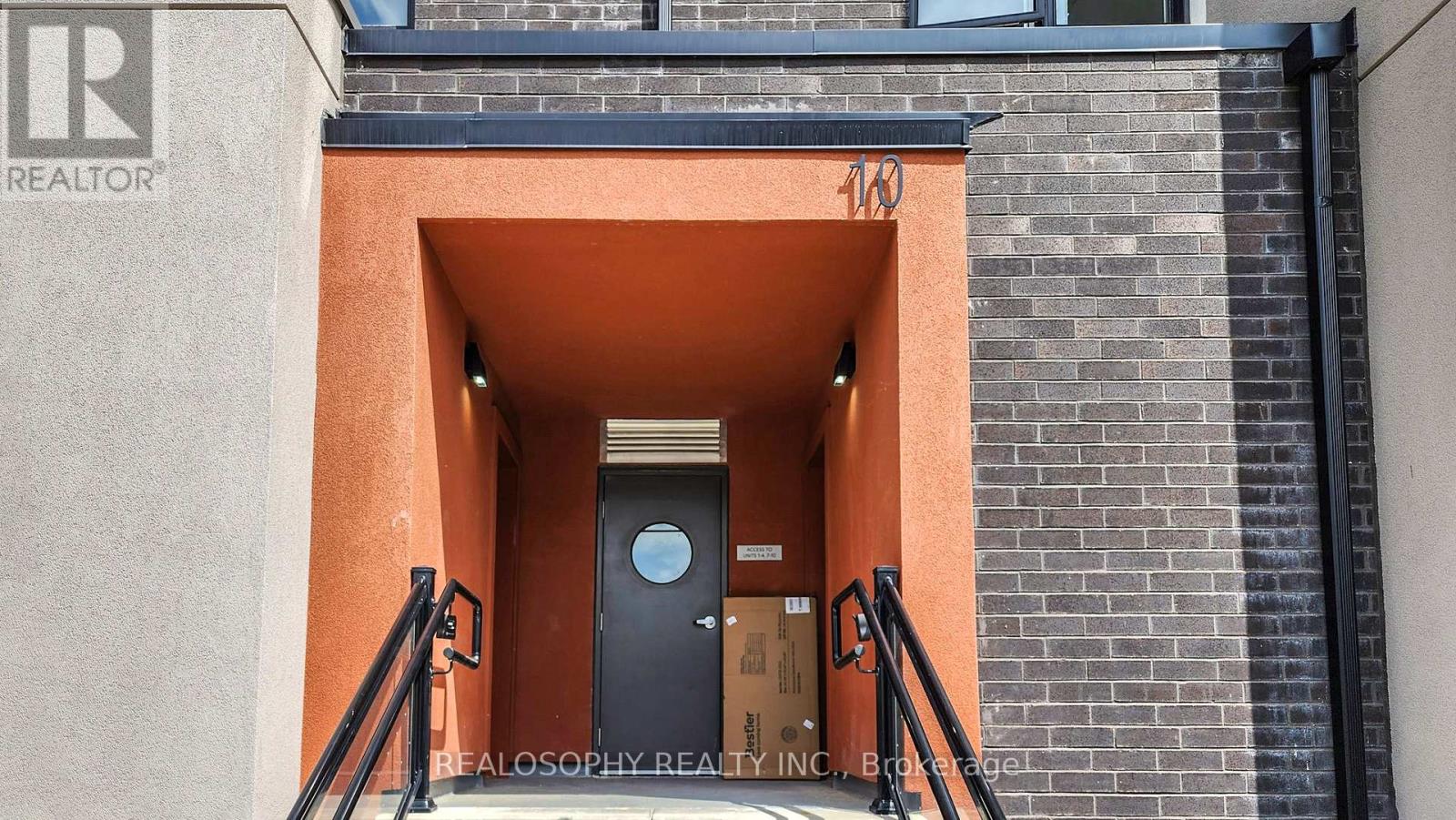 14 - 10 Marquette Avenue, Toronto, Ontario  M6A 1X9 - Photo 3 - C13709734