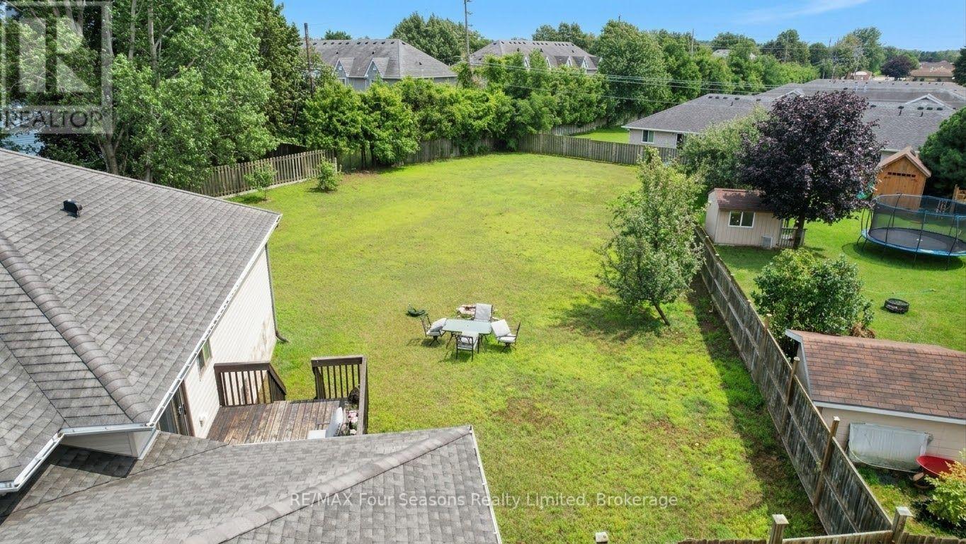 325 Gingrich Crescent, Saugeen Shores, Ontario  N0H 2C1 - Photo 5 - X13709714