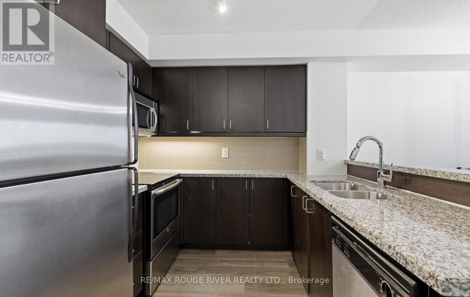 414 - 1235 Bayly Street, Pickering, Ontario  L1W 1L7 - Photo 6 - E13709476