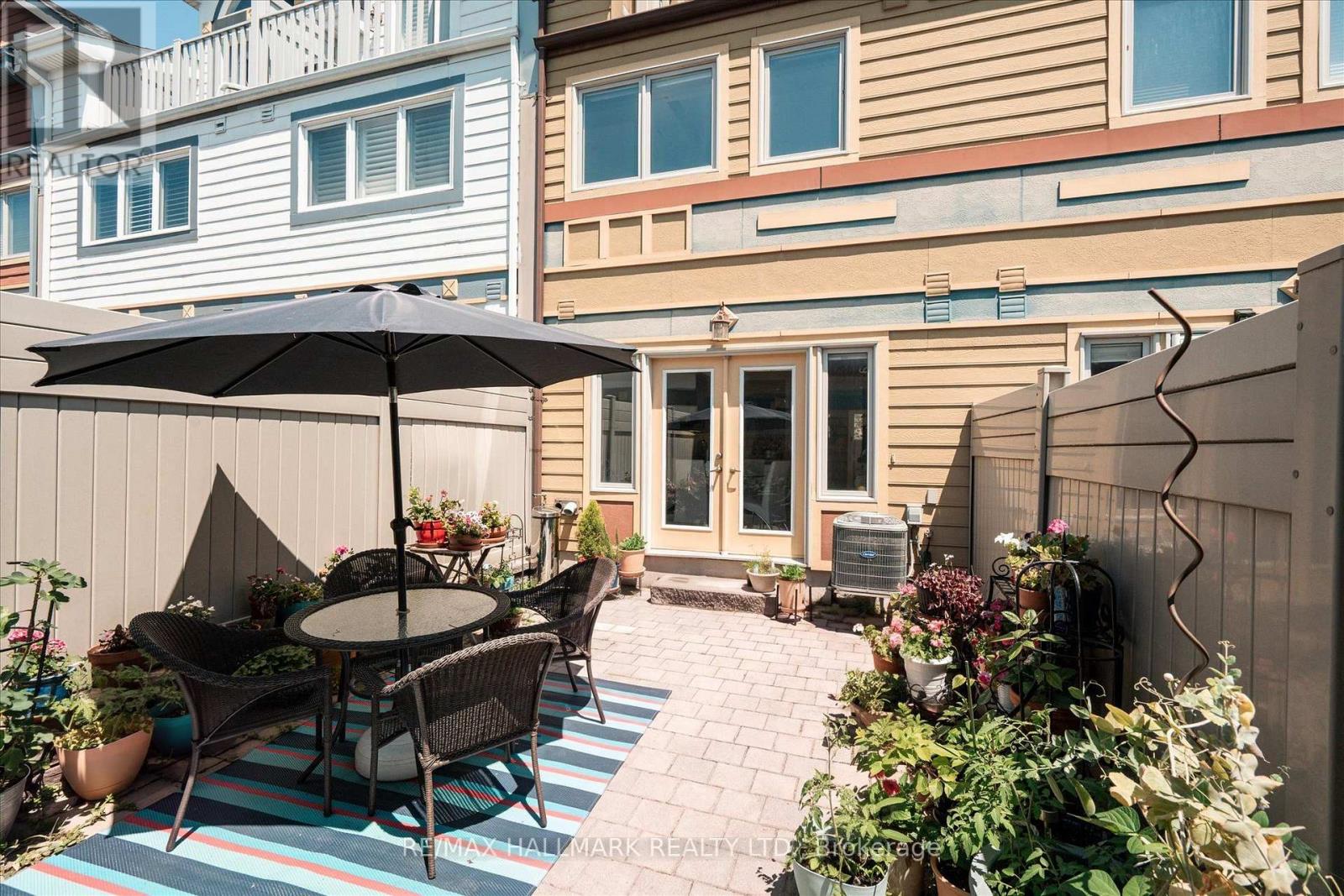 82 Woodbine Avenue, Toronto, Ontario  M4L 2A2 - Photo 14 - E13709516