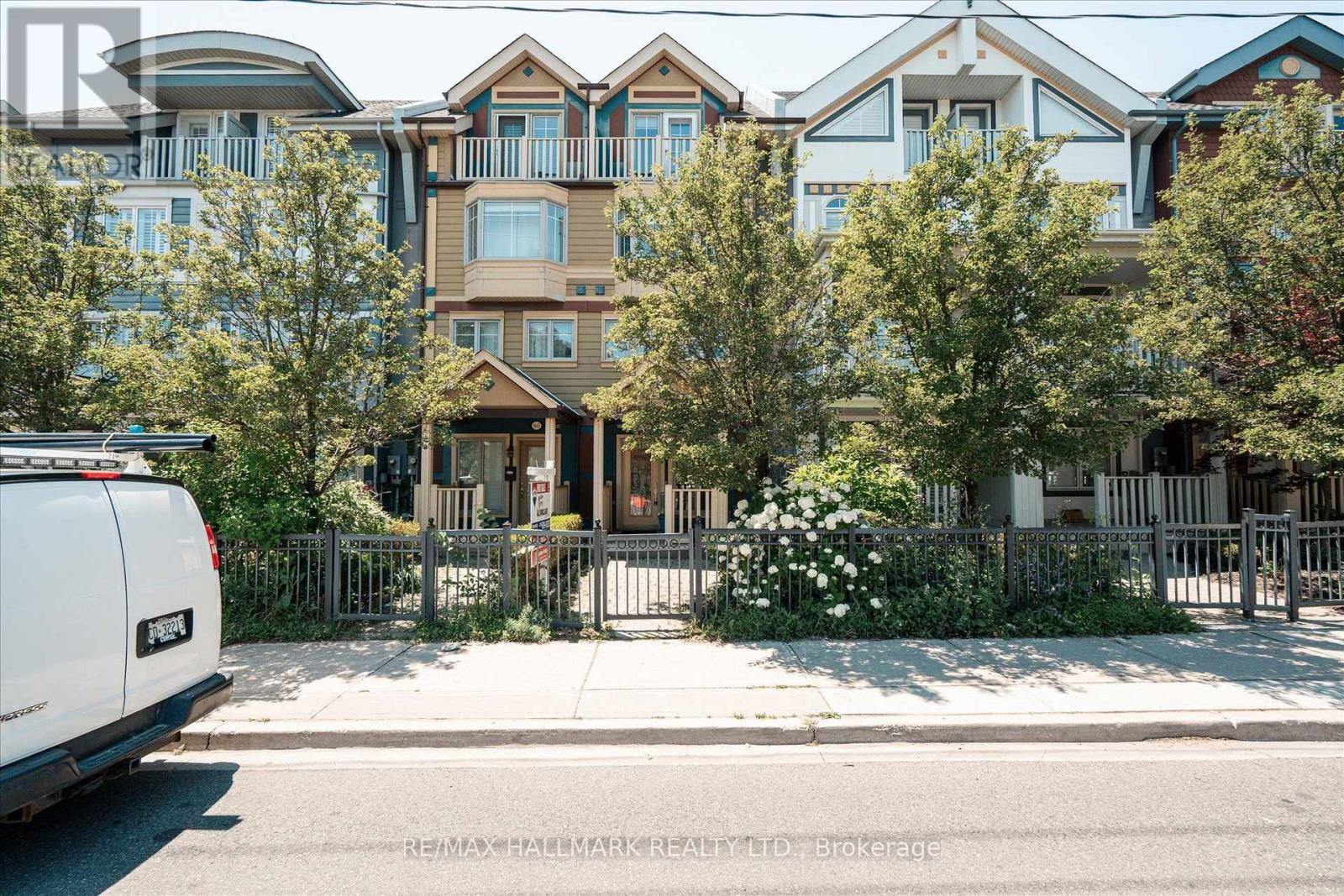 82 Woodbine Avenue, Toronto, Ontario  M4L 2A2 - Photo 2 - E13709516