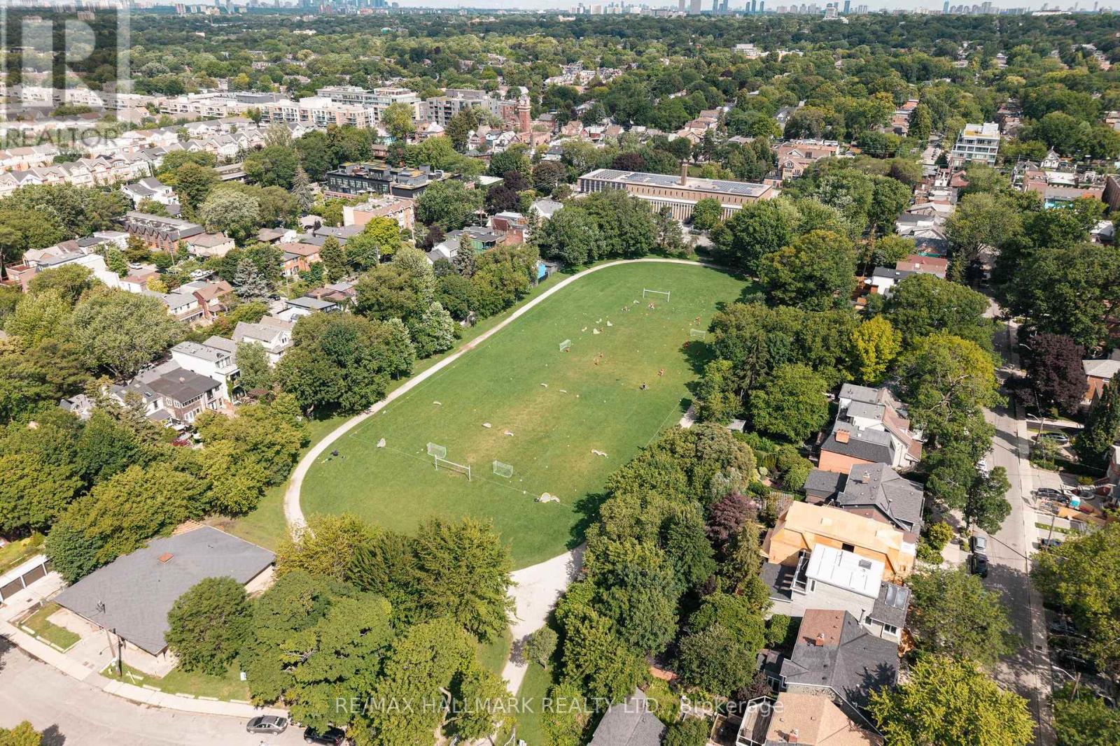 82 Woodbine Avenue, Toronto, Ontario  M4L 2A2 - Photo 38 - E13709516