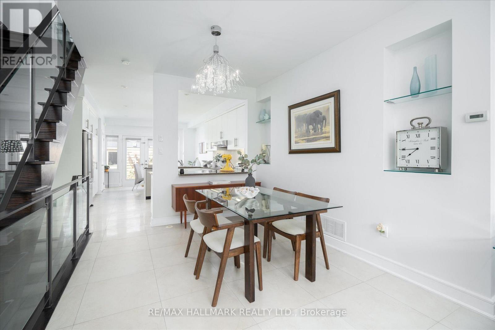 82 Woodbine Avenue, Toronto, Ontario  M4L 2A2 - Photo 6 - E13709516