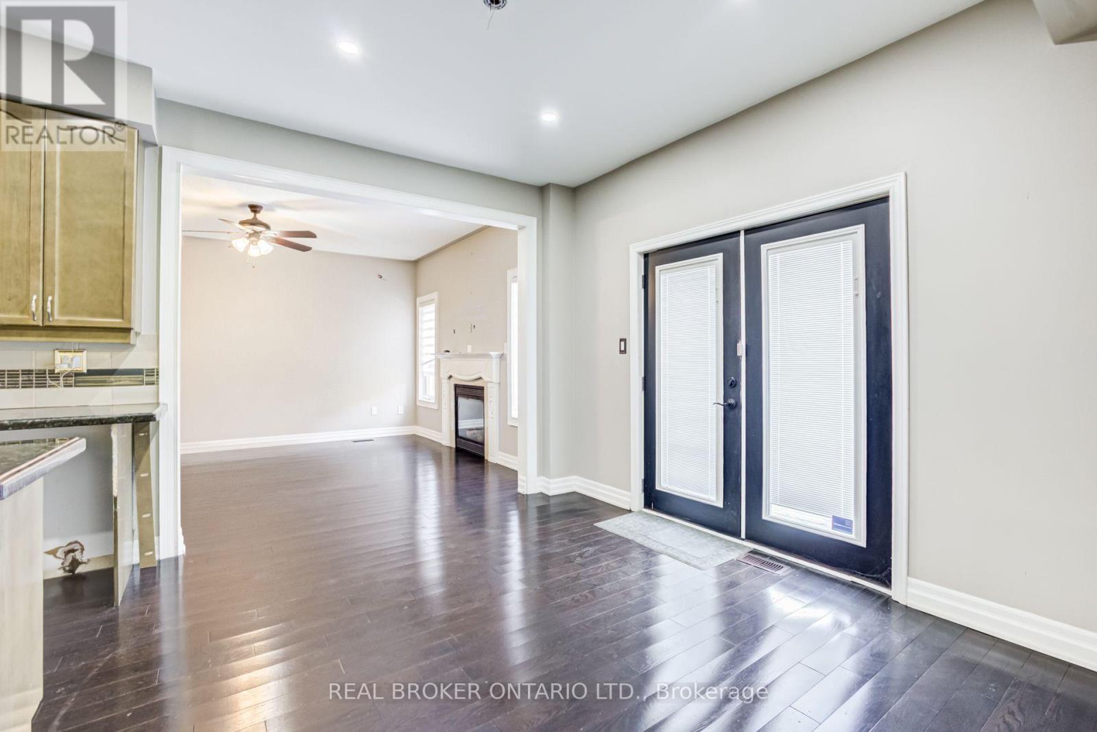 10 Coyle Street, Ajax, Ontario  L1T 0A2 - Photo 10 - E13709580