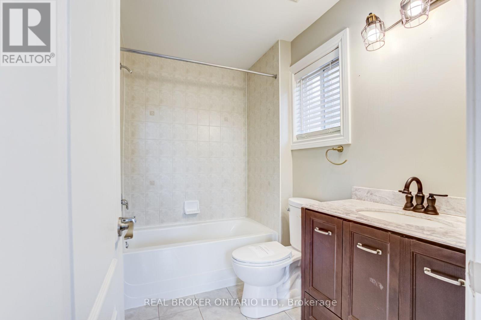 10 Coyle Street, Ajax, Ontario  L1T 0A2 - Photo 25 - E13709580