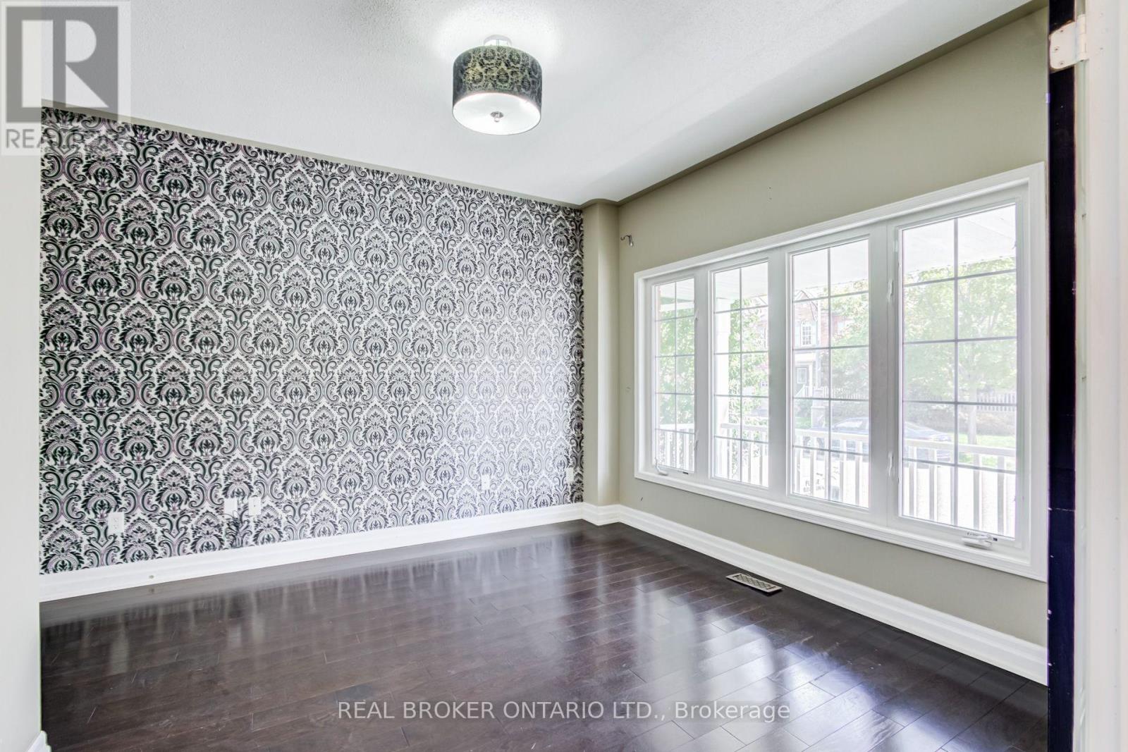 10 Coyle Street, Ajax, Ontario  L1T 0A2 - Photo 4 - E13709580