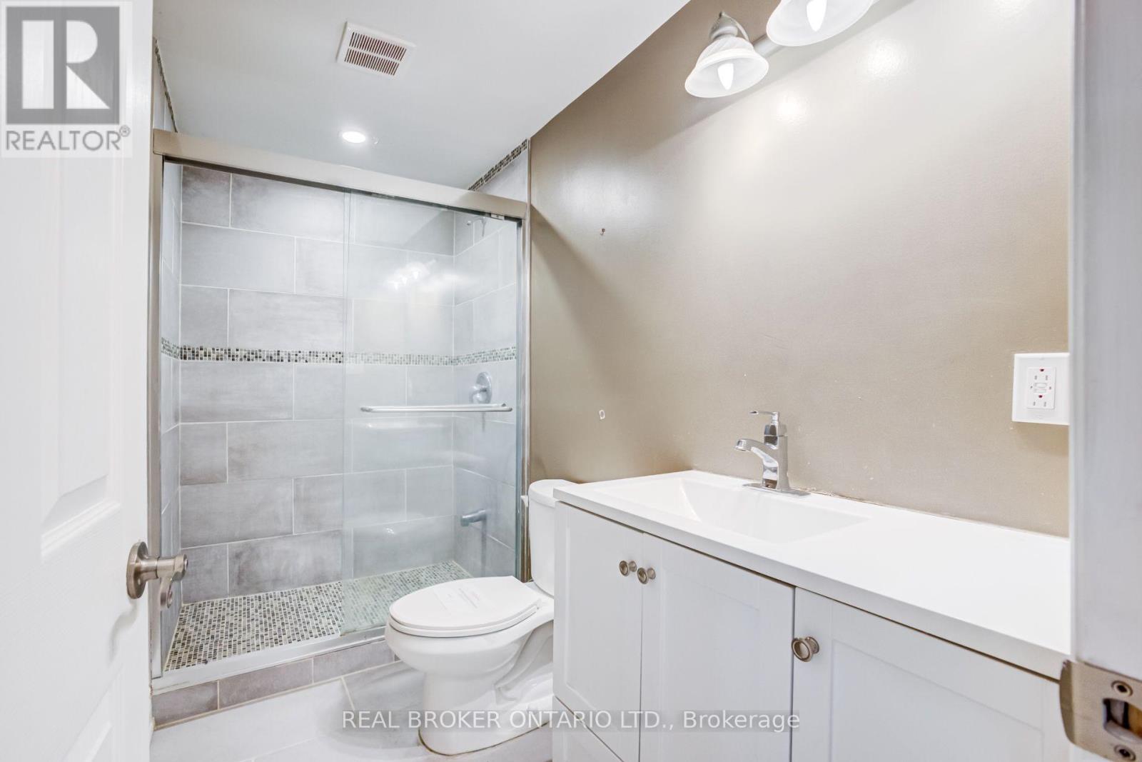 10 Coyle Street, Ajax, Ontario  L1T 0A2 - Photo 41 - E13709580