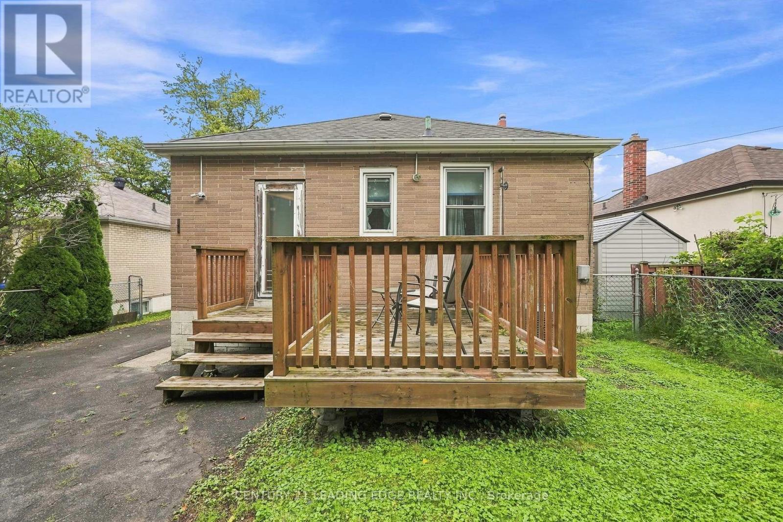 67 Pitt Avenue, Toronto, Ontario  M1L 2R3 - Photo 12 - E13709602