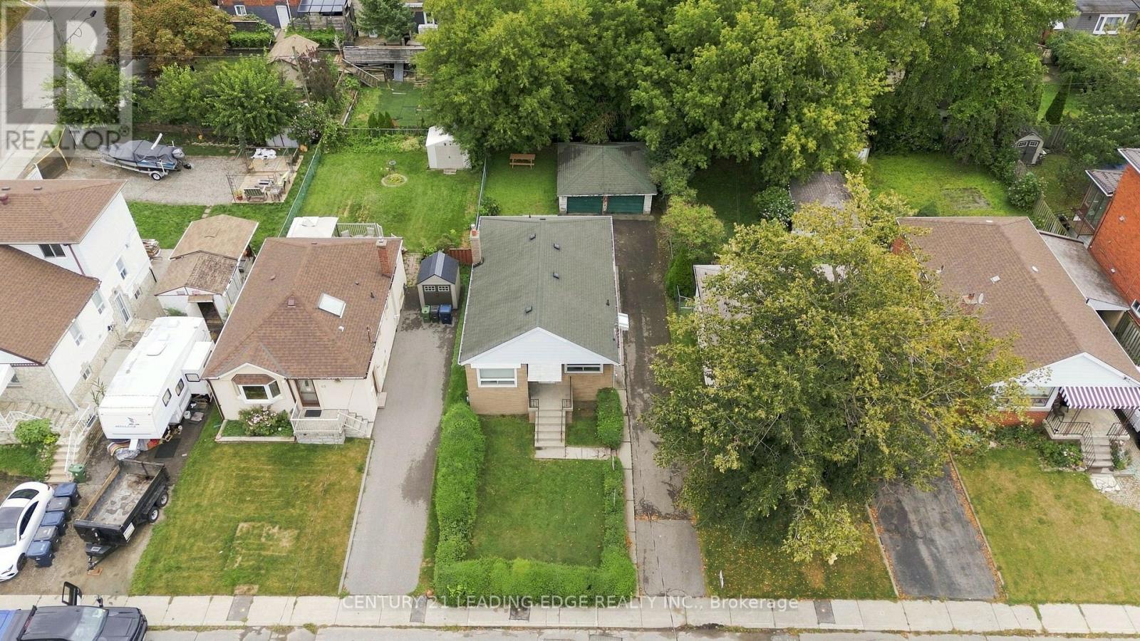 67 Pitt Avenue, Toronto, Ontario  M1L 2R3 - Photo 3 - E13709602
