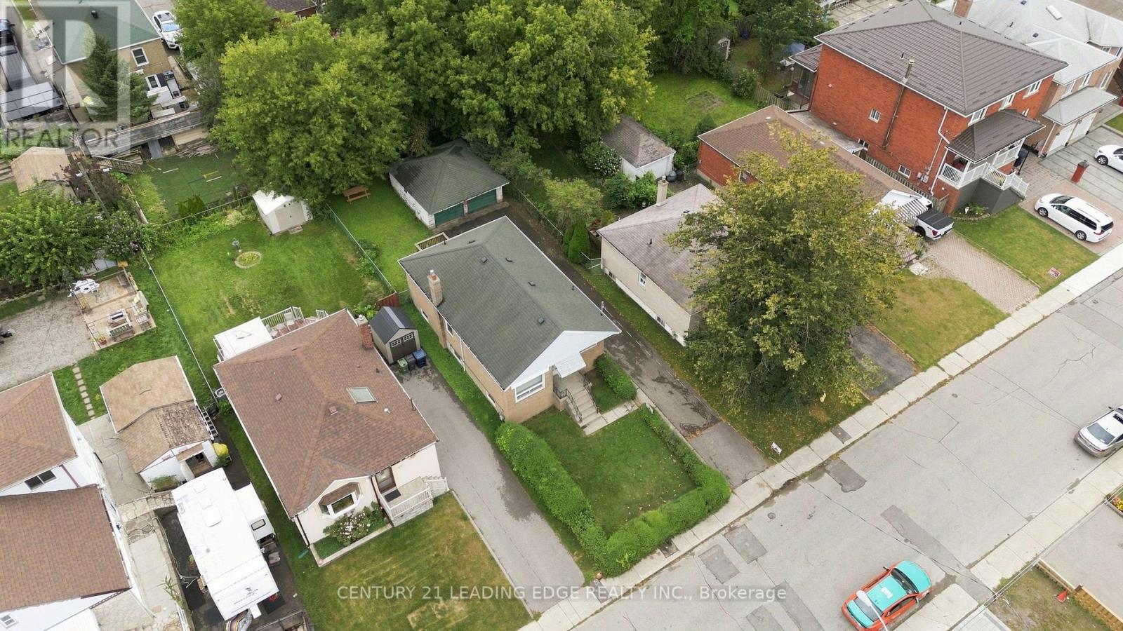67 Pitt Avenue, Toronto, Ontario  M1L 2R3 - Photo 5 - E13709602