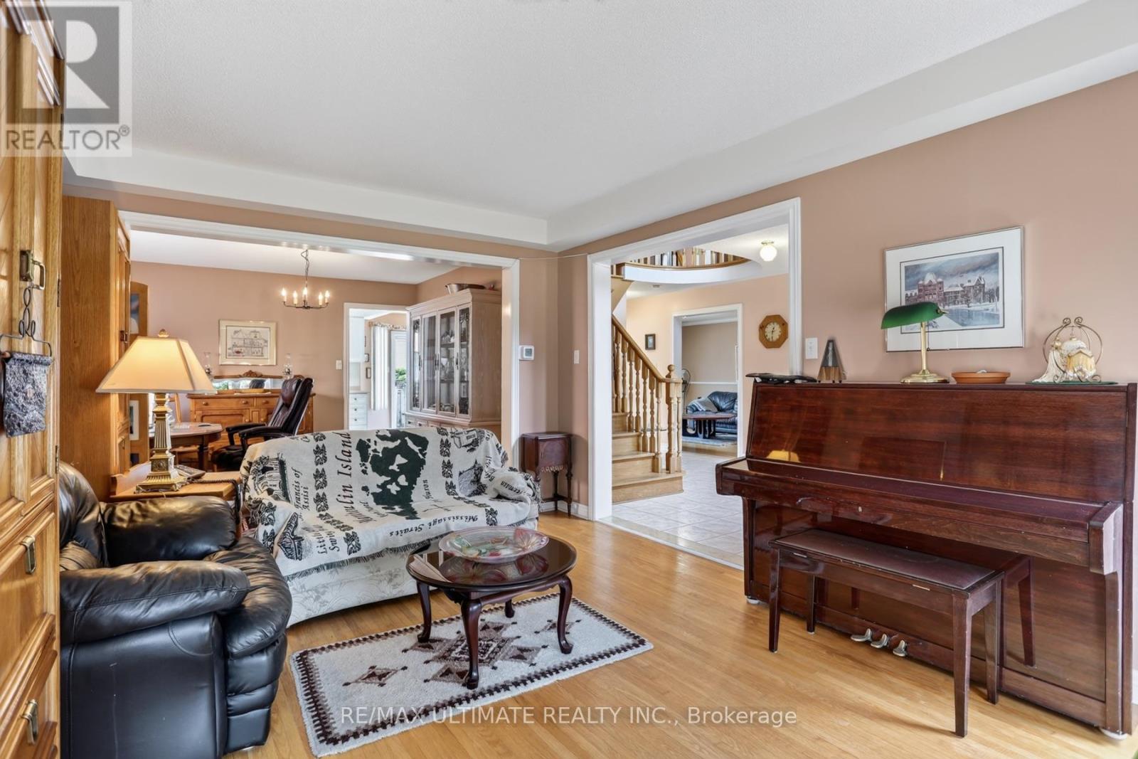 60 Devonridge Crescent, Toronto, Ontario  M1C 5B1 - Photo 8 - E13709662