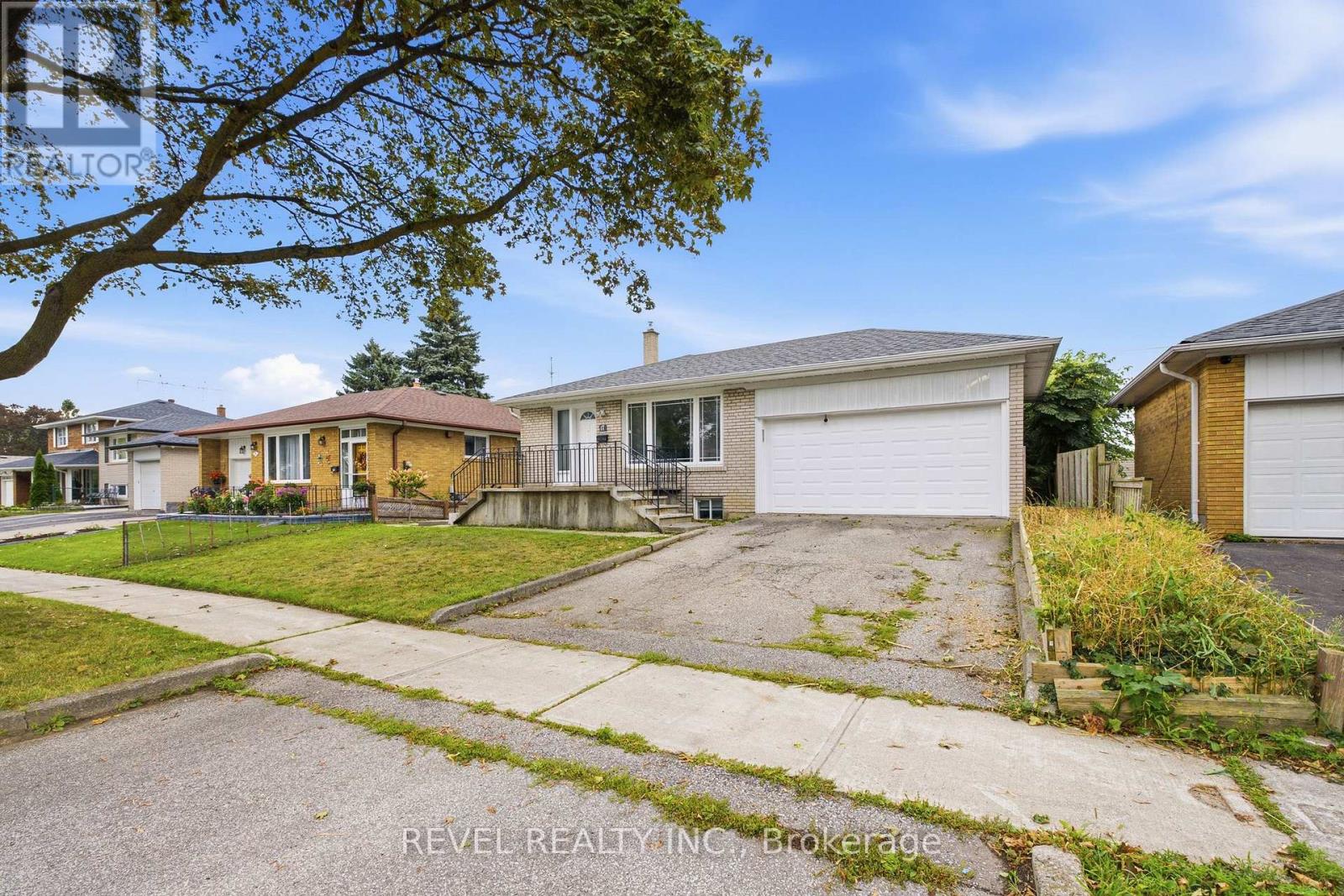17 Amberjack Boulevard, Toronto, Ontario  M1H 2J2 - Photo 2 - E13709666