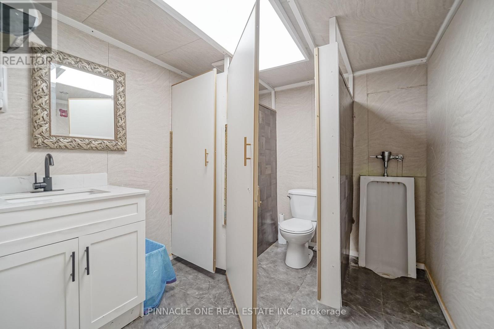 51b King Street E, Oshawa, Ontario L1H 1B4 - Photo 36 - E13709682