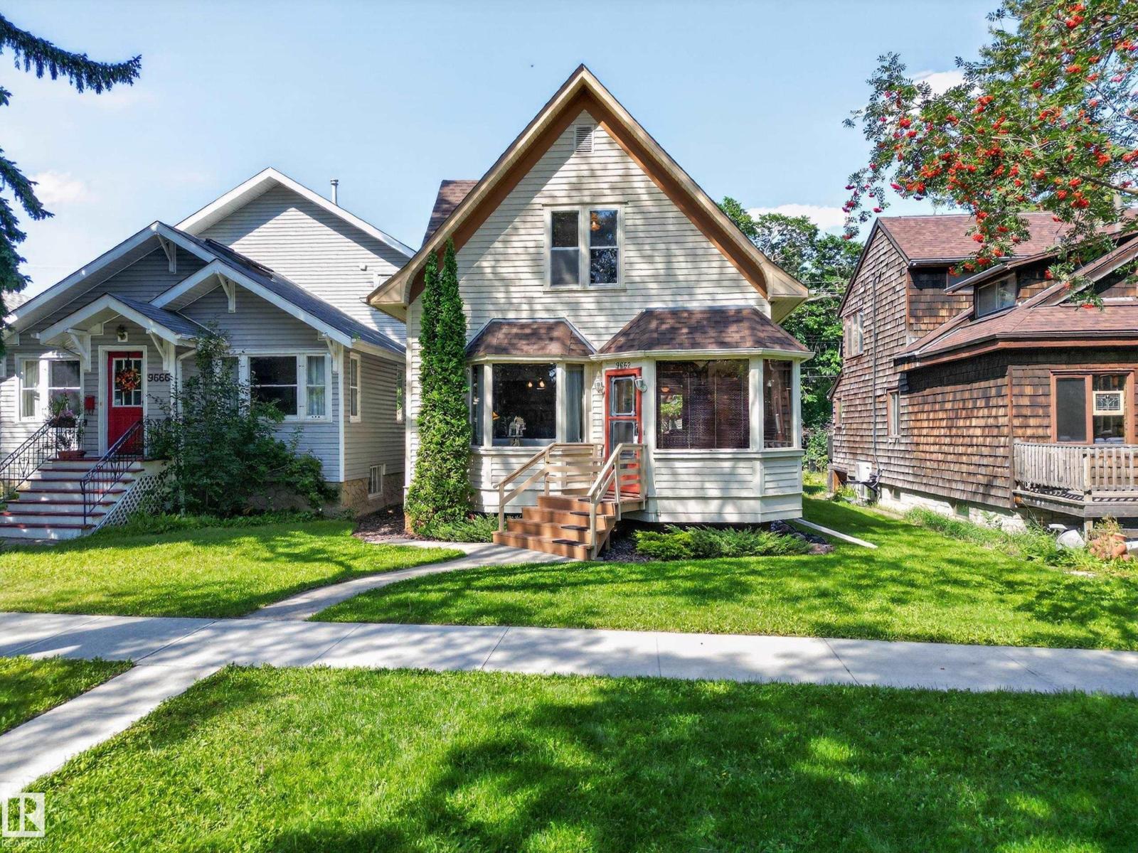 9662 85 AV NW, edmonton, Alberta
