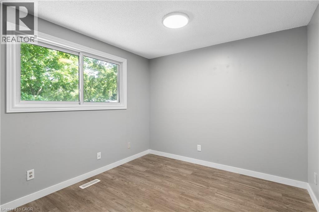 74 Helene Crescent, Waterloo, Ontario  N2L 5E5 - Photo 16 - 40846376