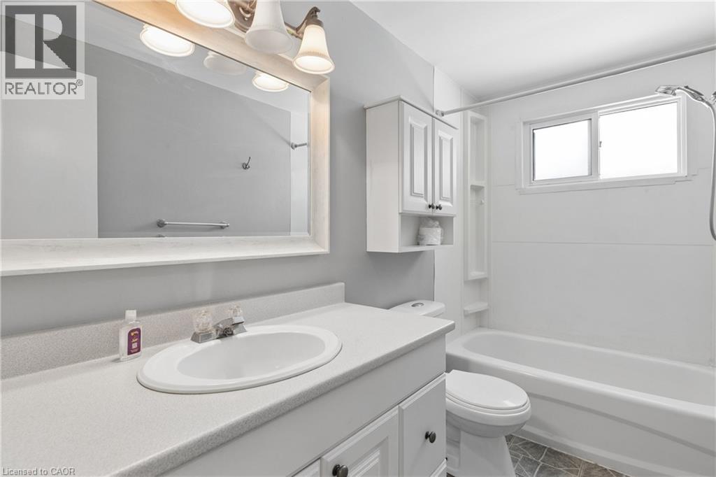74 Helene Crescent, Waterloo, Ontario  N2L 5E5 - Photo 13 - 40846376
