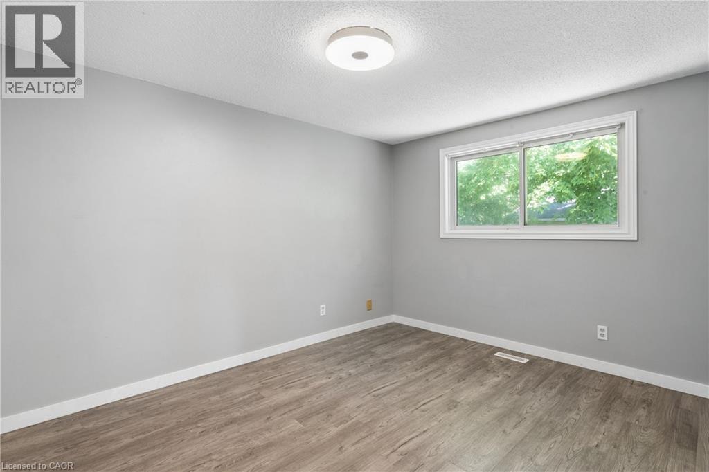 74 Helene Crescent, Waterloo, Ontario  N2L 5E5 - Photo 15 - 40846376