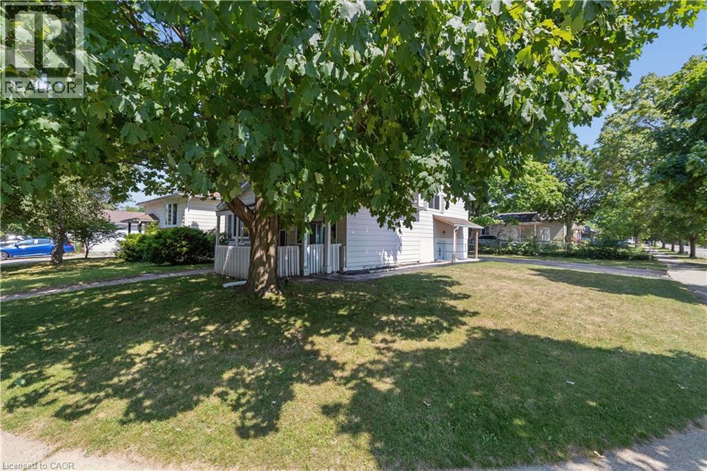 74 Helene Crescent, Waterloo, Ontario  N2L 5E5 - Photo 24 - 40846376