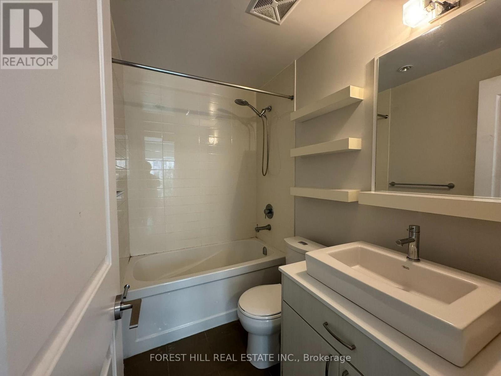 Nw 208 - 9201 Yonge Street, Richmond Hill (Langstaff), Ontario  L4C 6Z2 - Photo 11 - N13709482