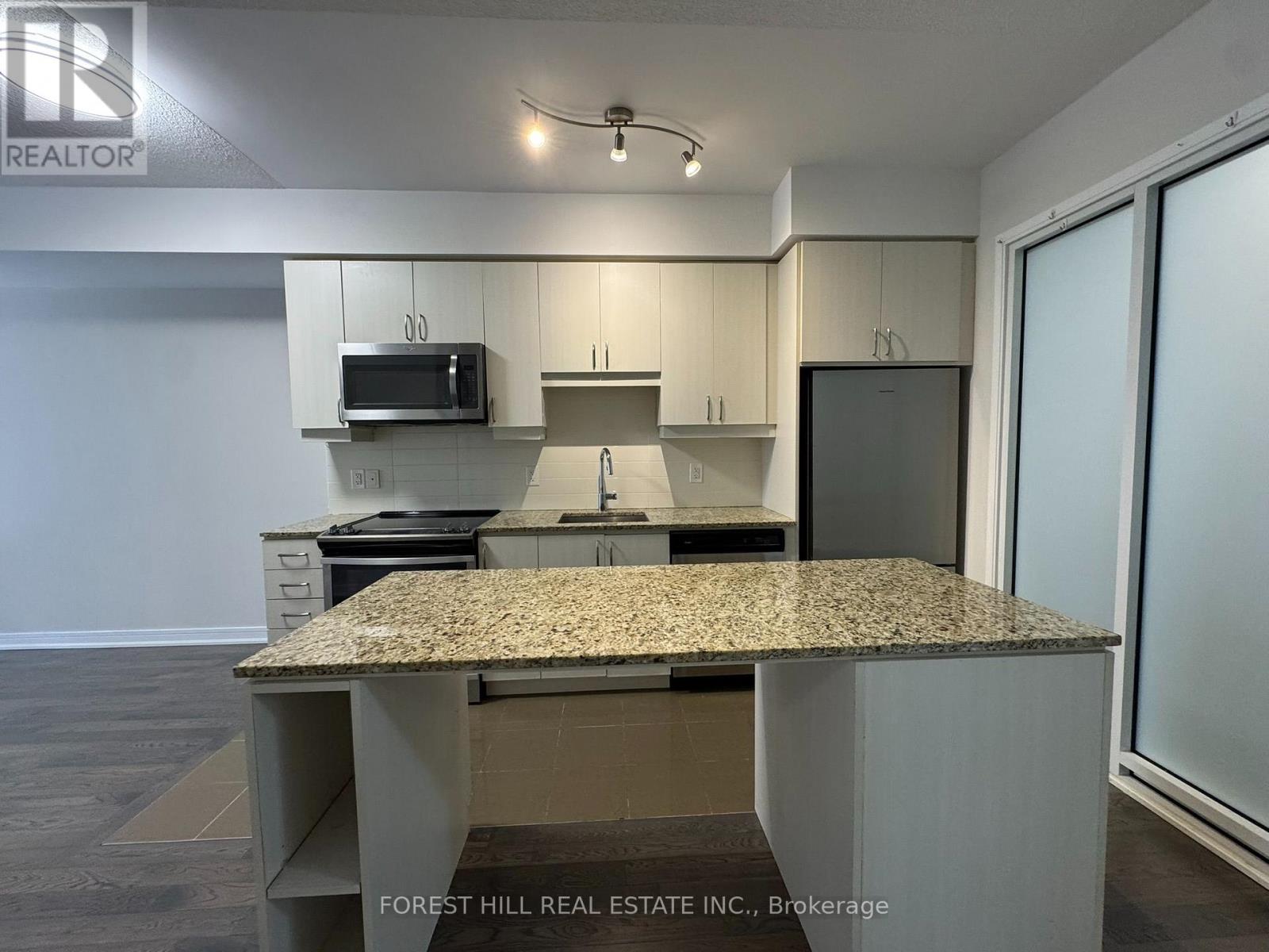 Nw 208 - 9201 Yonge Street, Richmond Hill (Langstaff), Ontario  L4C 6Z2 - Photo 3 - N13709482