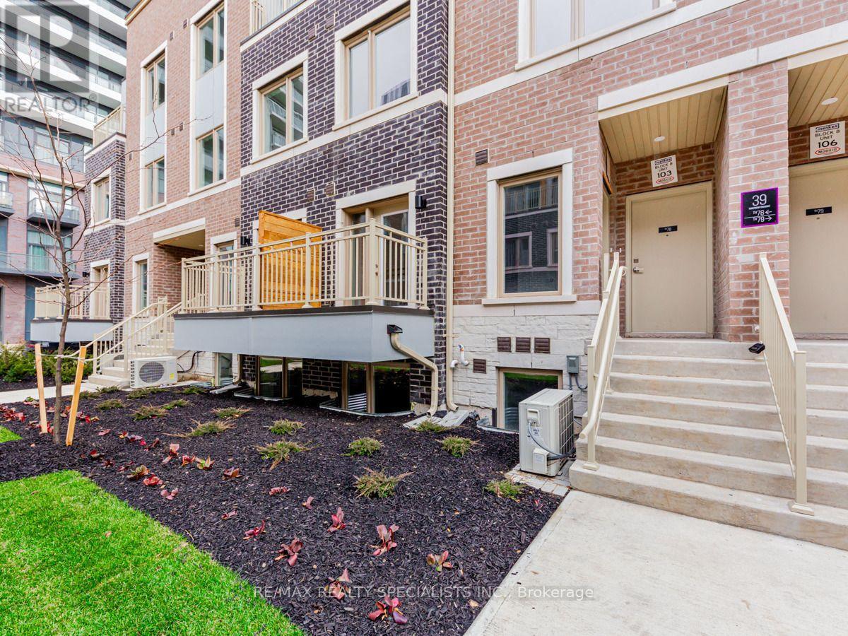 77 - 39 Honeycrisp Crescent, Vaughan, Ontario  L4K 0N6 - Photo 3 - N13709486