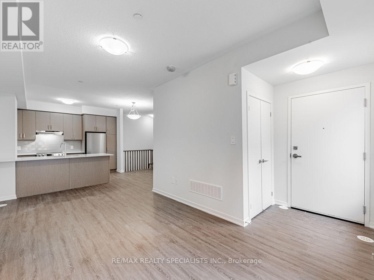 77 - 39 Honeycrisp Crescent, Vaughan, Ontario  L4K 0N6 - Photo 6 - N13709486