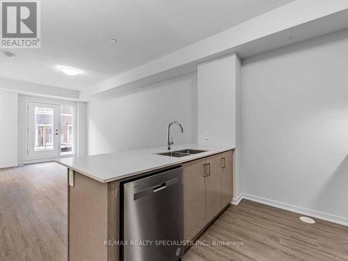 77 - 39 Honeycrisp Crescent, Vaughan, Ontario  L4K 0N6 - Photo 9 - N13709486
