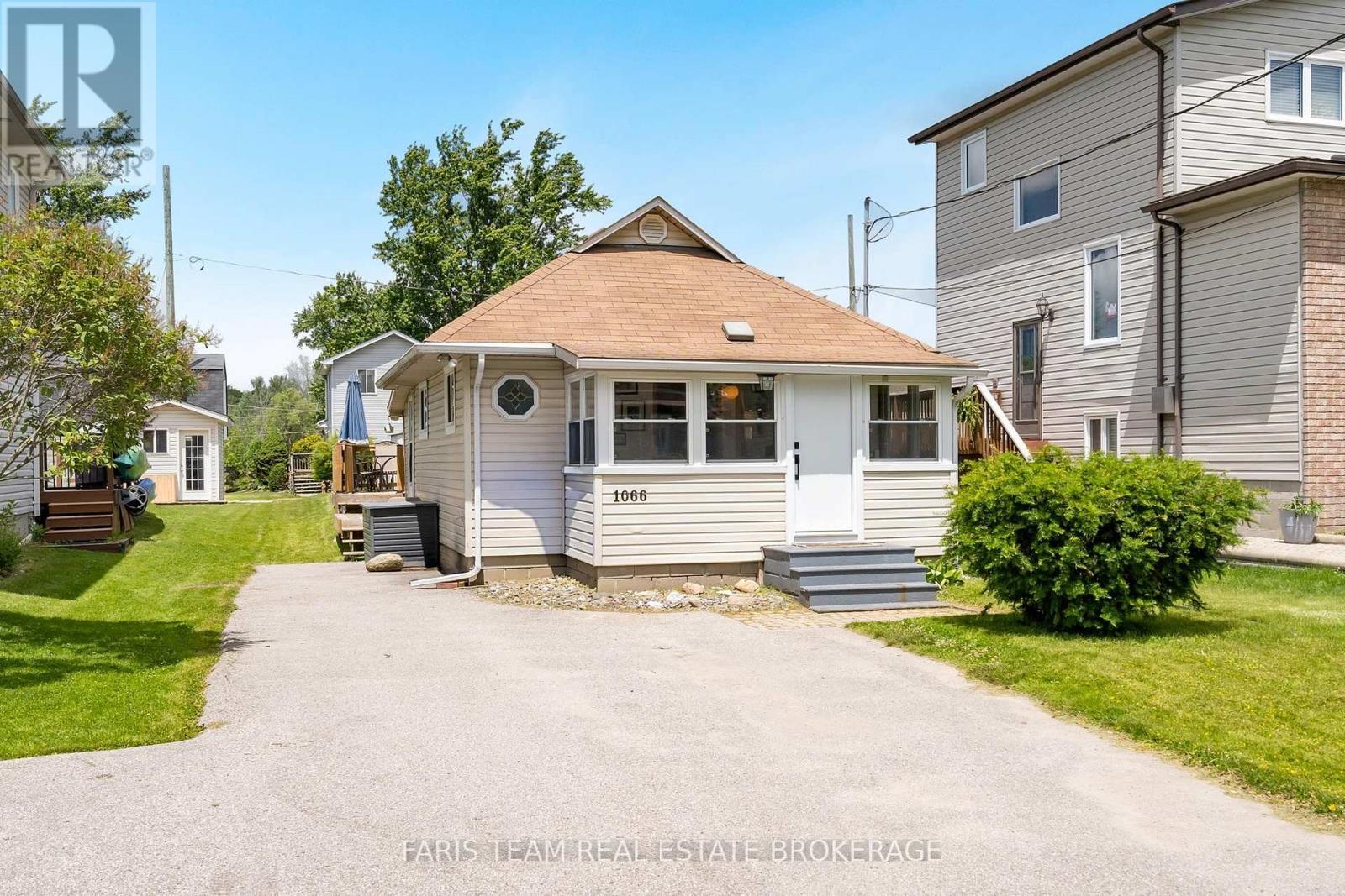 1066 WOOD STREET, Innisfil, Ontario