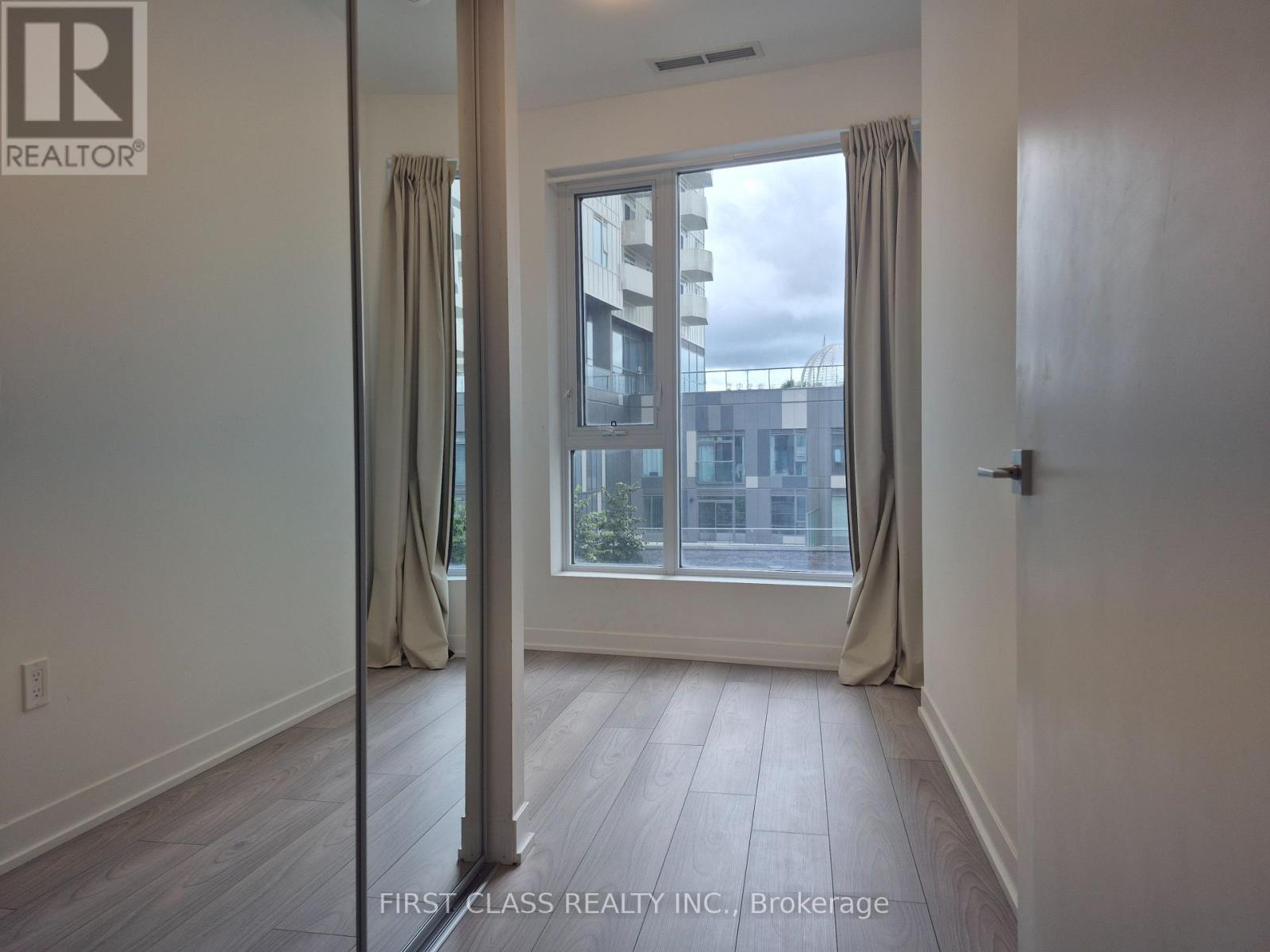 403 - 474 Caldari Road, Vaughan, Ontario  L4K 0R5 - Photo 11 - N13709716