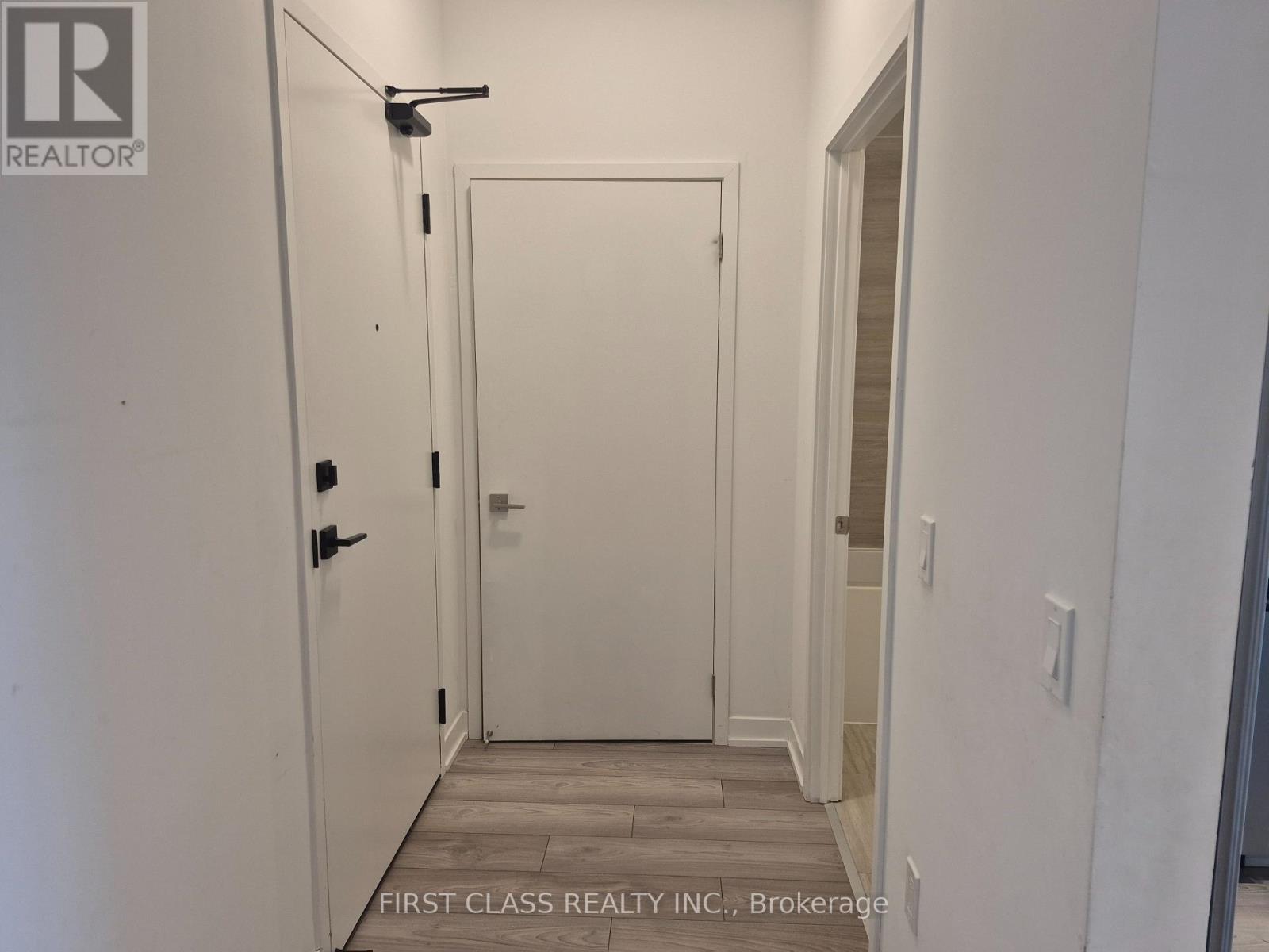 403 - 474 Caldari Road, Vaughan, Ontario  L4K 0R5 - Photo 2 - N13709716