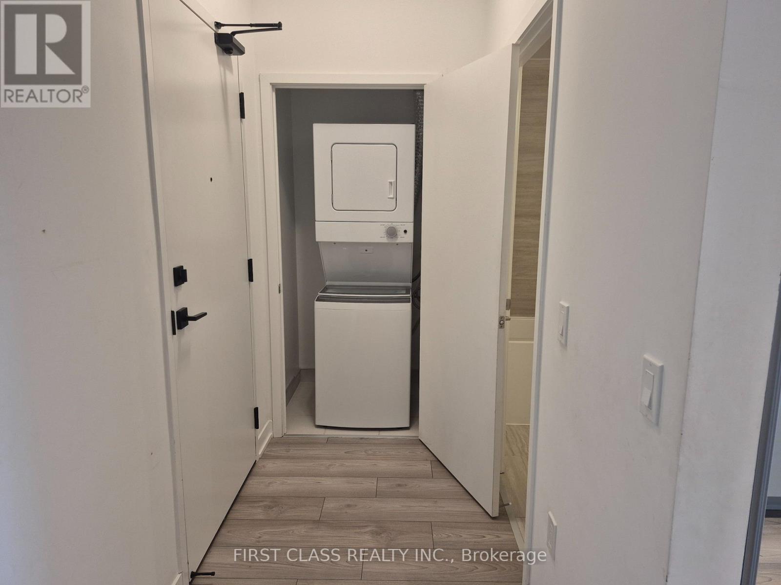 403 - 474 Caldari Road, Vaughan, Ontario  L4K 0R5 - Photo 3 - N13709716