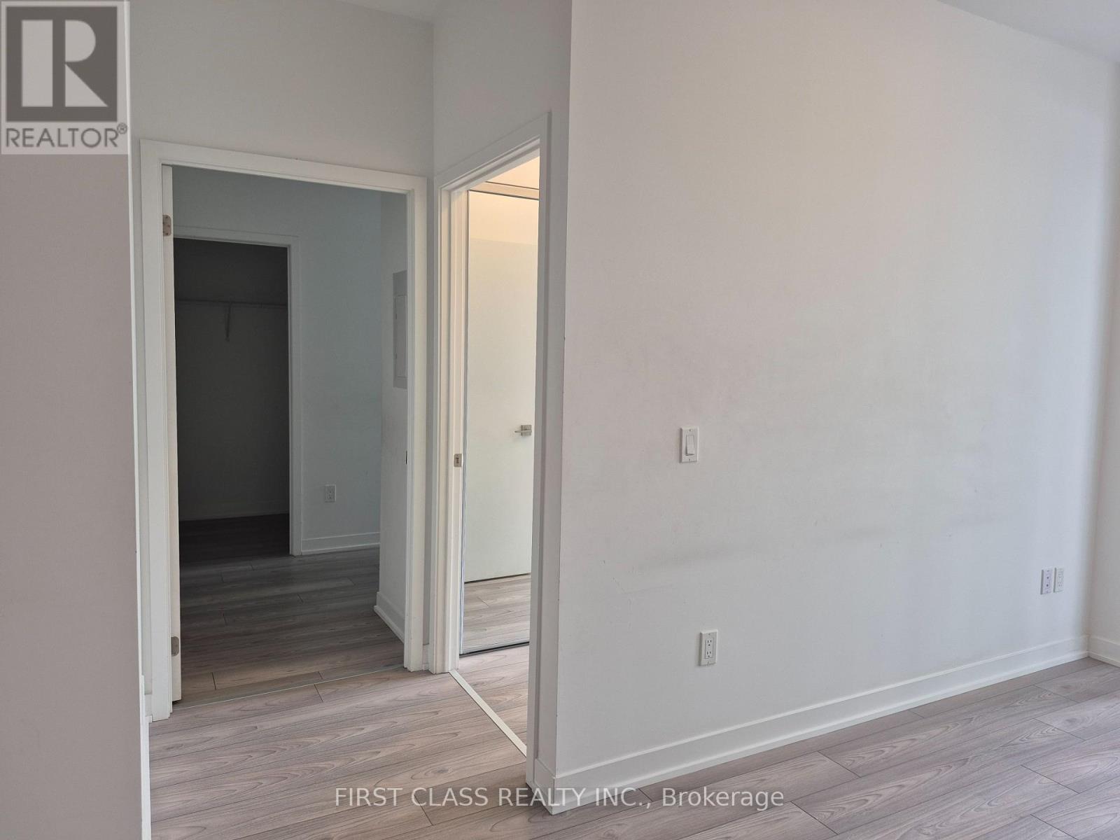 403 - 474 Caldari Road, Vaughan, Ontario  L4K 0R5 - Photo 8 - N13709716