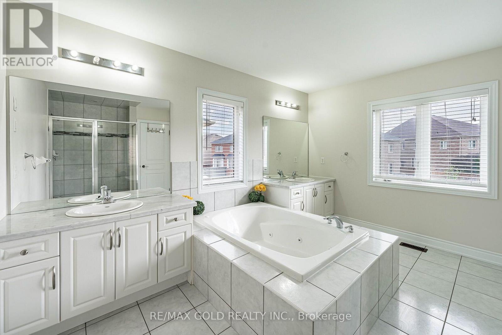 54 Orangeblossom Trail, Brampton, Ontario  L6X 3B5 - Photo 26 - W13709724