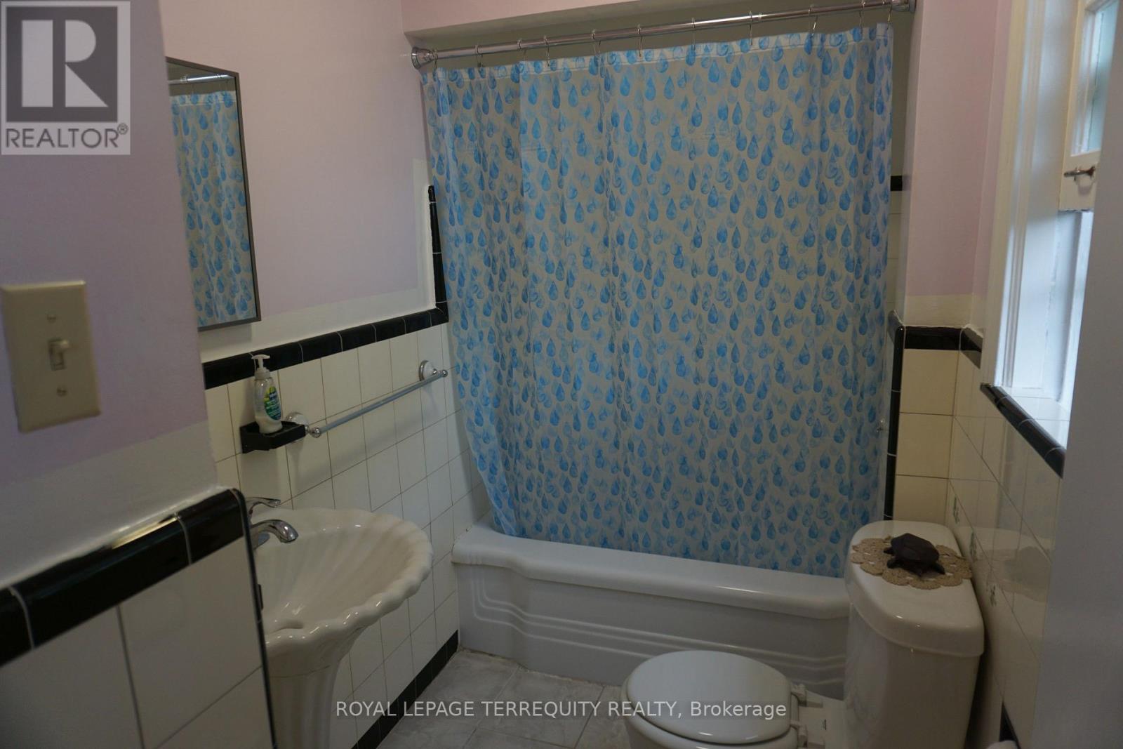 1411 Islington Avenue, Toronto, Ontario  M9A 3K5 - Photo 6 - W13709728
