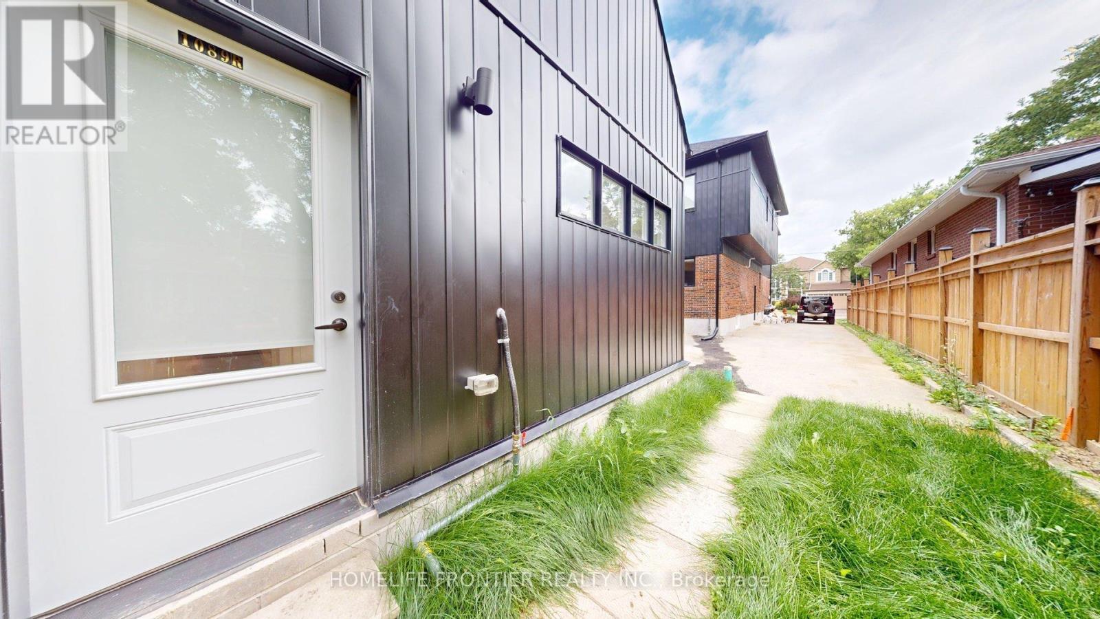 R (Laneway) - 1089 Glencairn Avenue, Toronto, Ontario  M6B 2B1 - Photo 5 - W13709748