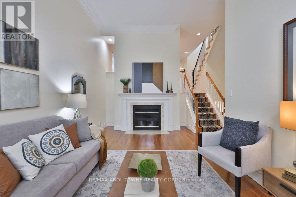 86 Forsythe Street, Oakville, Ontario  L6K 3J8 - Photo 7 - W13709762