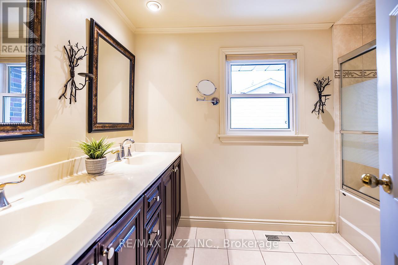 233 Wellington Street, Whitby, Ontario  L1N 5L7 - Photo 28 - E13116612