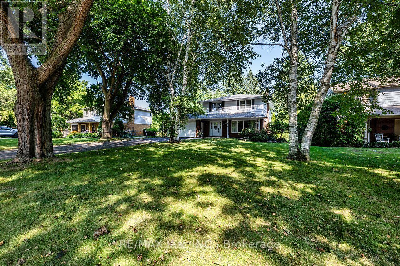 233 Wellington Street, Whitby, Ontario  L1N 5L7 - Photo 3 - E13116612