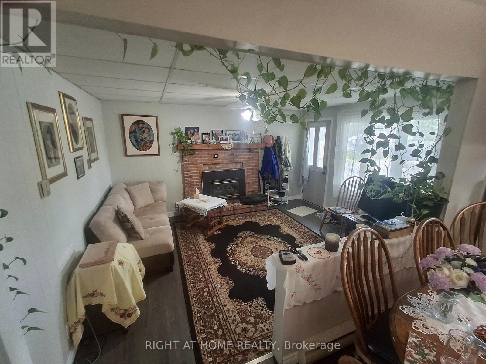 717 Mersea Rd 6 Road E, Leamington, Ontario N8H 3V8 - Photo 2 - X13709566