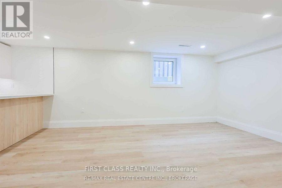 2 - 118 Manning Avenue, Hamilton, Ontario  L9A 3E9 - Photo 10 - X13709608