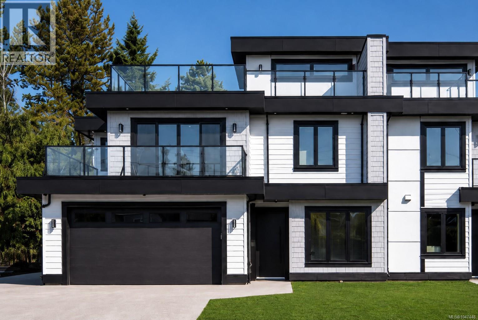 2292 Gail Pl, Sidney, British Columbia V8L 2S2 - Photo 2 - 1047448