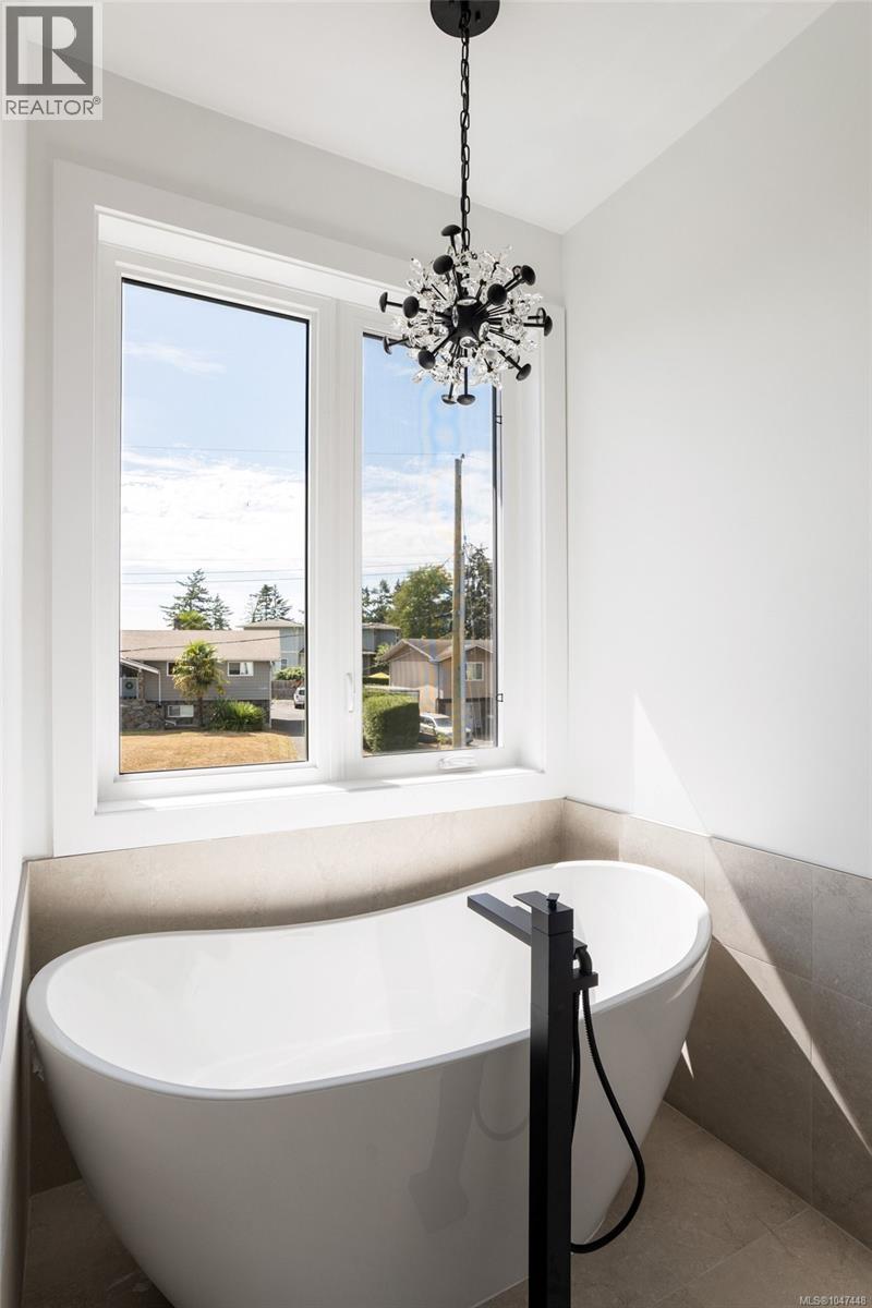 2292 Gail Pl, Sidney, British Columbia V8L 2S2 - Photo 24 - 1047448