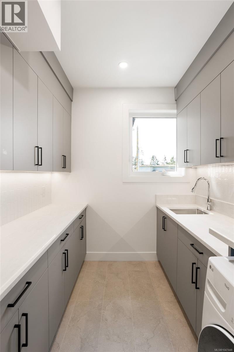 2292 Gail Pl, Sidney, British Columbia V8L 2S2 - Photo 31 - 1047448