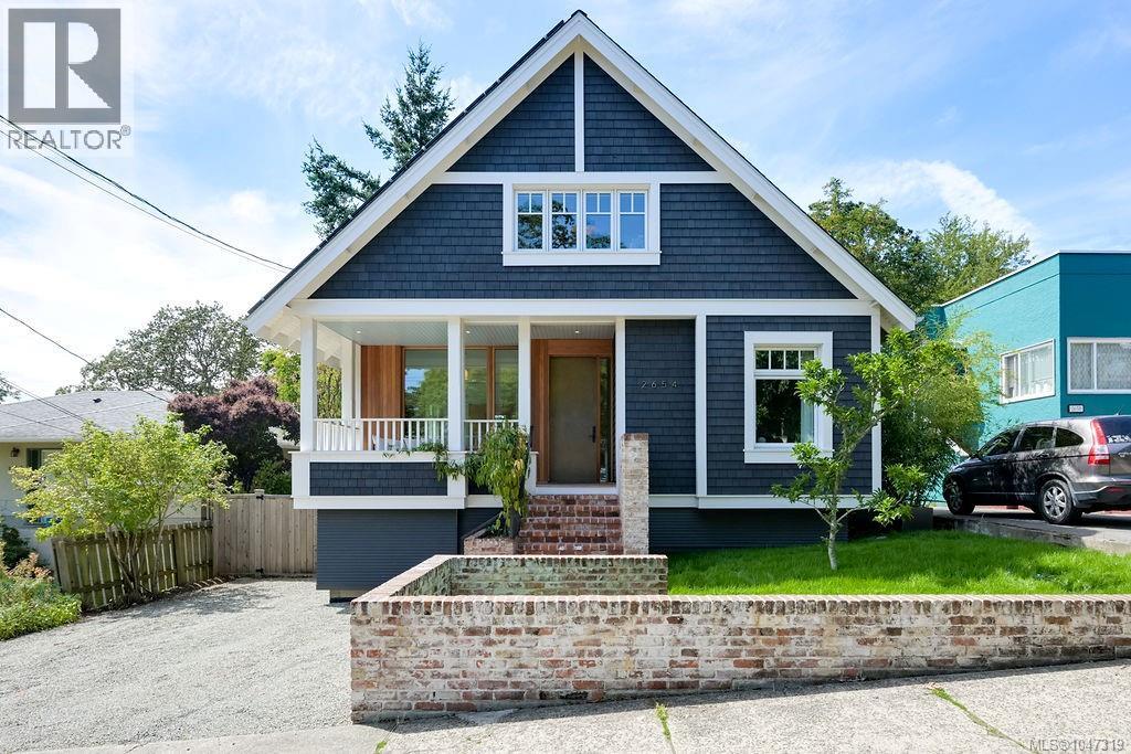 2654 Fernwood Rd, Victoria, British Columbia