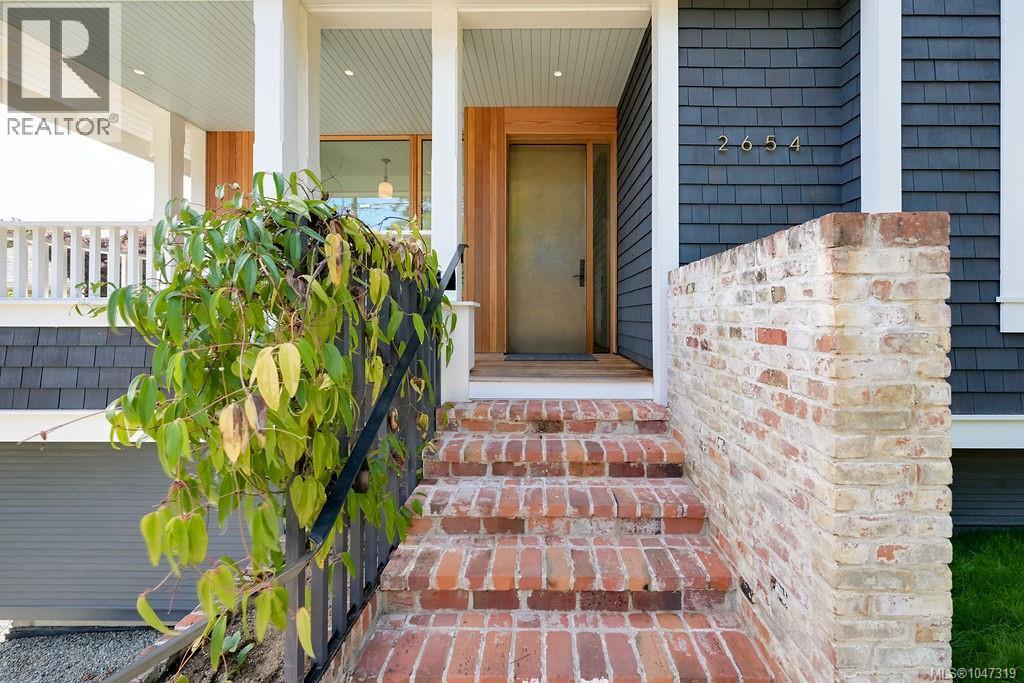 2654 Fernwood Rd, Victoria, British Columbia  V8T 3A2 - Photo 6 - 1047319