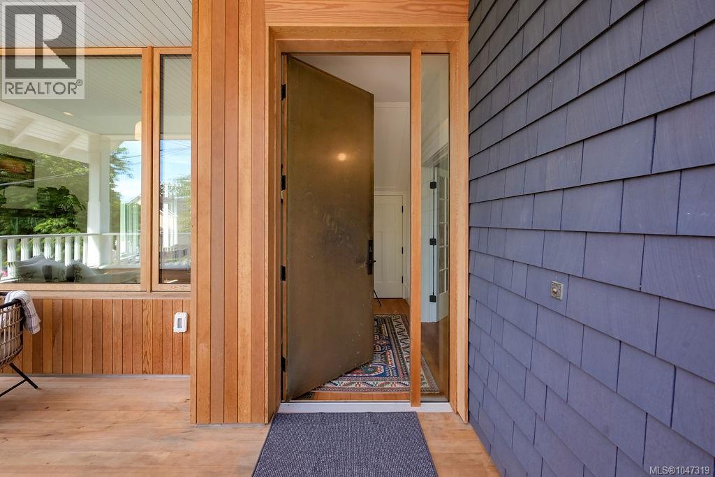2654 Fernwood Rd, Victoria, British Columbia  V8T 3A2 - Photo 7 - 1047319