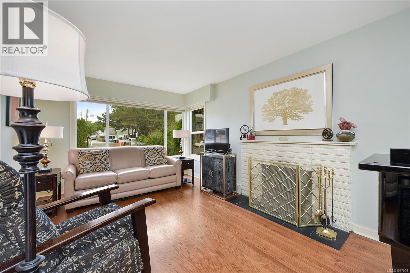 3304 Aldridge St, Saanich, British Columbia  V8P 4L8 - Photo 19 - 1047056