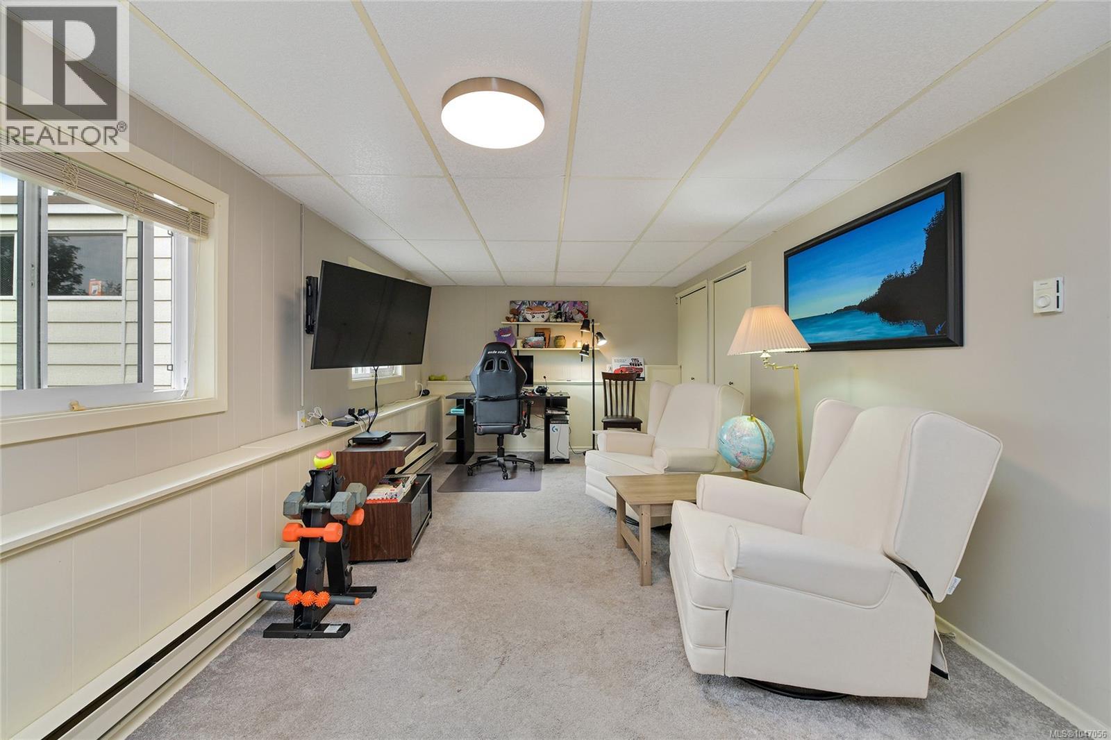 3304 Aldridge St, Saanich, British Columbia  V8P 4L8 - Photo 31 - 1047056