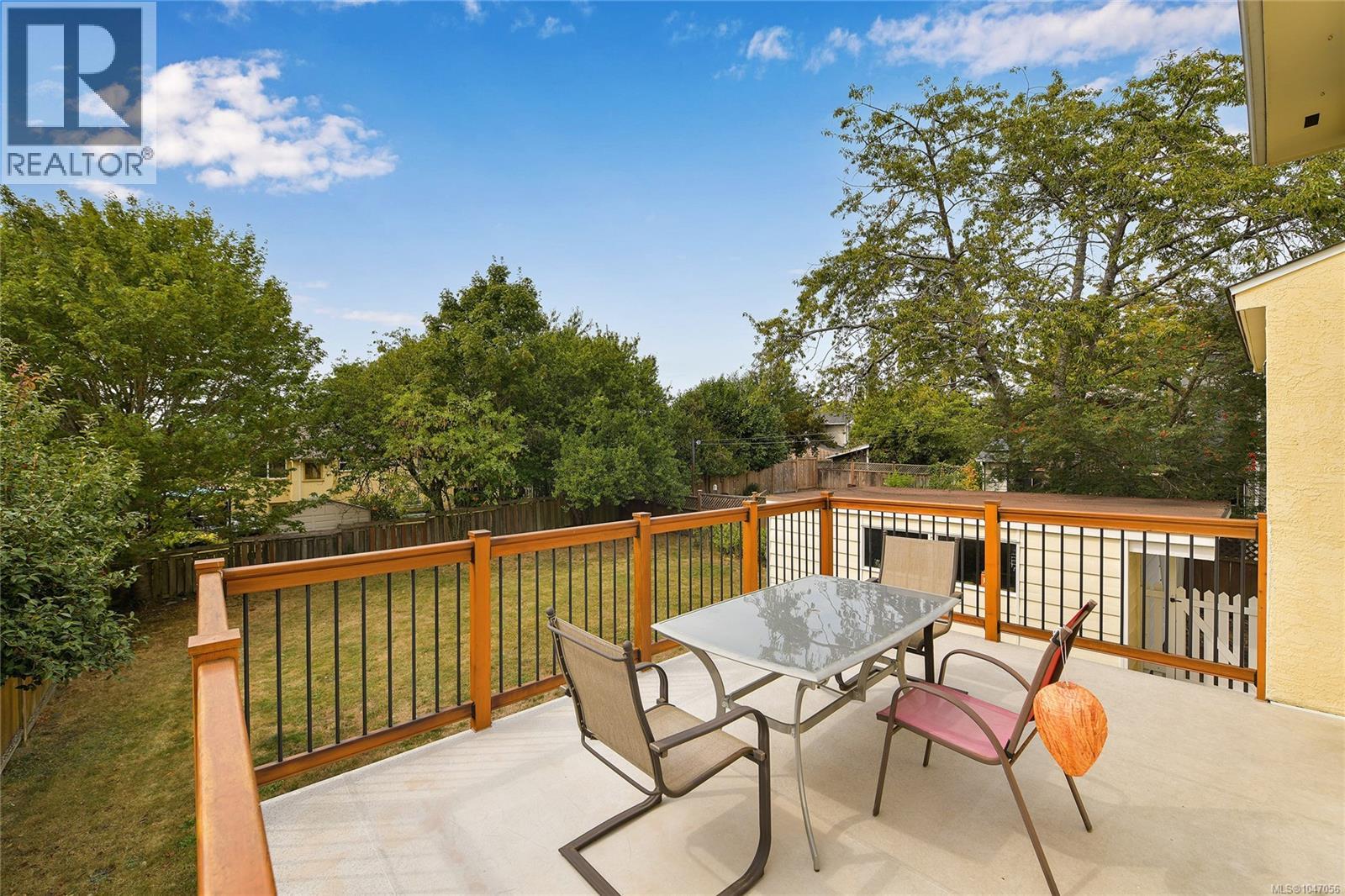 3304 Aldridge St, Saanich, British Columbia  V8P 4L8 - Photo 40 - 1047056