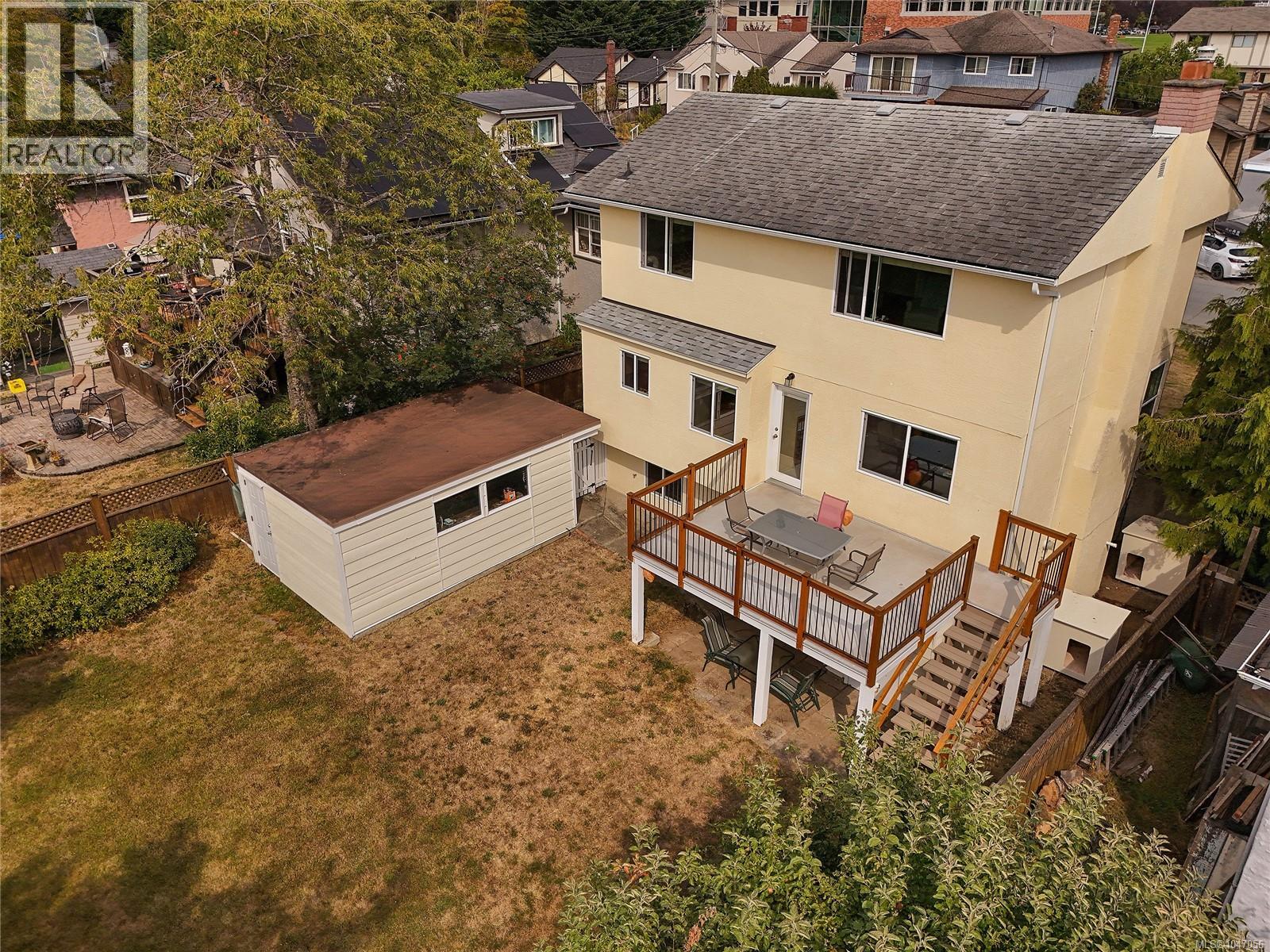 3304 Aldridge St, Saanich, British Columbia  V8P 4L8 - Photo 41 - 1047056